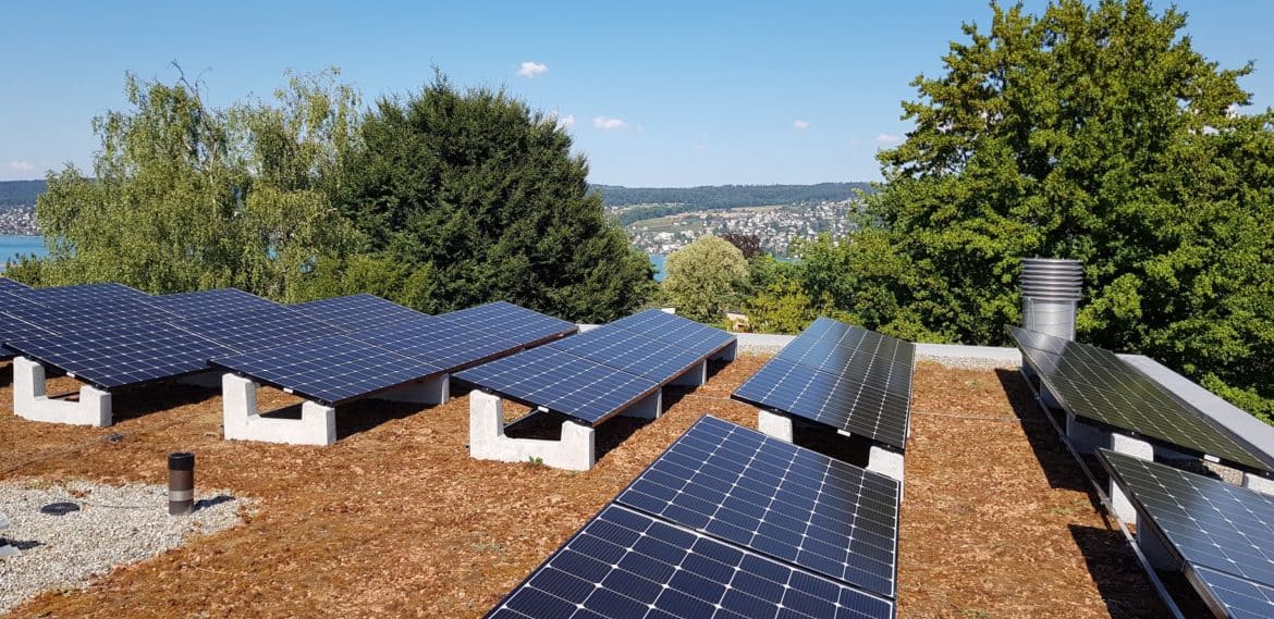 Schulhaus Thalwil 50.3 kWp Schulhaus Thalwil 50.3 kWp